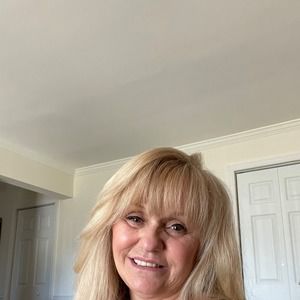 Meet your Posher, Debra